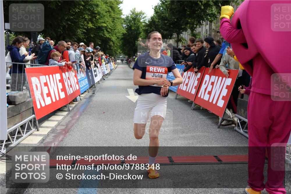 14.06.2026 - REWE Women's Run Strokosch-Dieckow http://msf.ph/oto/9788348 14.06.2026 10:50:50 Ziel 5386 meine-sportfotos.de