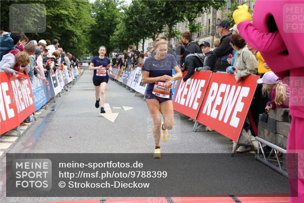 14.06.2026 - REWE Women's Run Strokosch-Dieckow http://msf.ph/oto/9788399 14.06.2026 10:52:00 Ziel 5093, 5982 meine-sportfotos.de