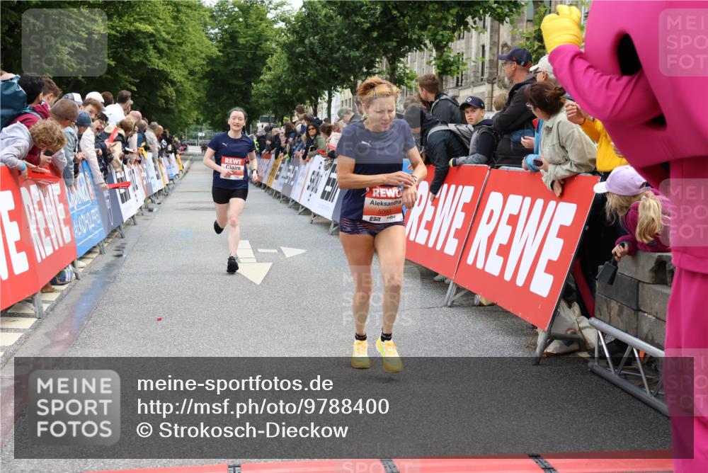 14.06.2026 - REWE Women's Run Strokosch-Dieckow http://msf.ph/oto/9788400 14.06.2026 10:52:00 Ziel 5093, 5982 meine-sportfotos.de