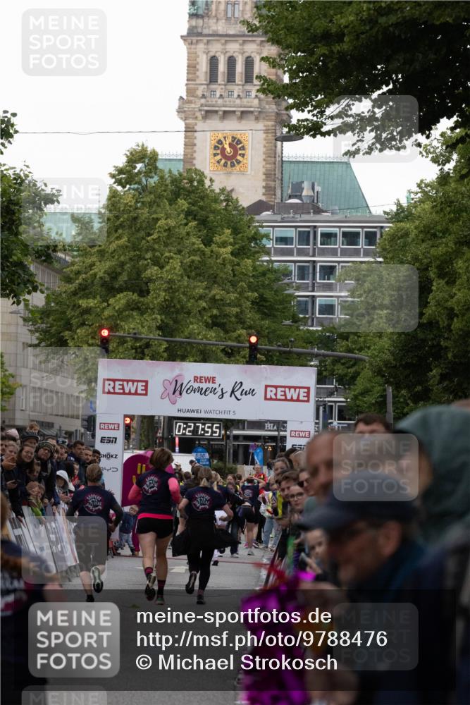 14.06.2026 - REWE Women's Run Michael Strokosch http://msf.ph/oto/9788476 14.06.2026 10:58:27 Laufen 5, 0, 27, 55, 5, 30 meine-sportfotos.de