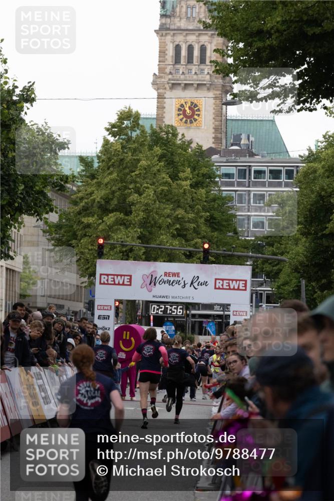 14.06.2026 - REWE Women's Run Michael Strokosch http://msf.ph/oto/9788477 14.06.2026 10:58:28 Laufen 5, 0, 27, 56, 5, 30 meine-sportfotos.de