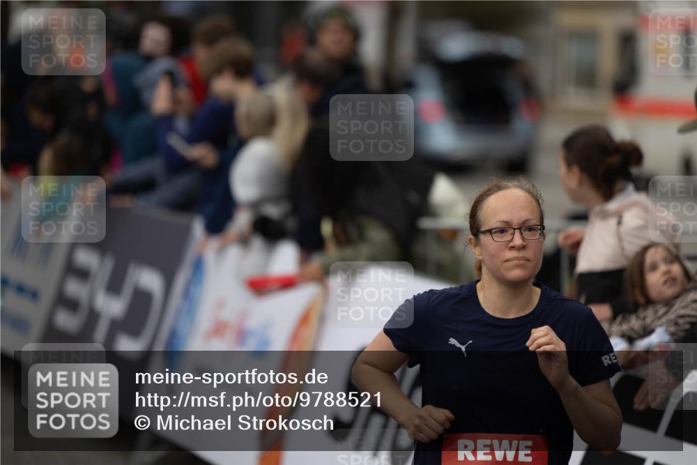14.06.2026 - REWE Women's Run Michael Strokosch http://msf.ph/oto/9788521 14.06.2026 11:01:01 Laufen  meine-sportfotos.de