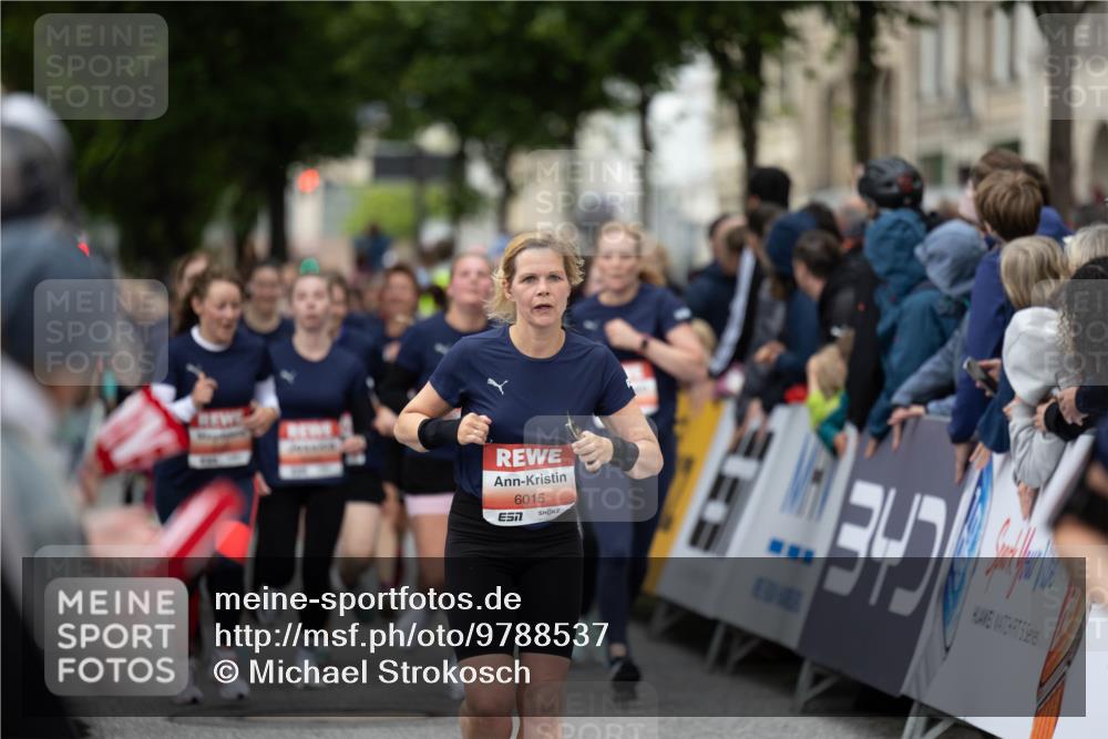 14.06.2026 - REWE Women's Run Michael Strokosch http://msf.ph/oto/9788537 14.06.2026 11:01:52 Laufen 6015 meine-sportfotos.de