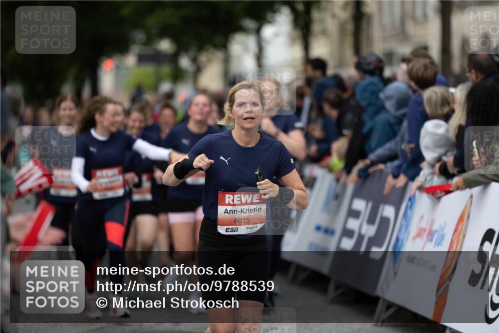 14.06.2026 - REWE Women's Run Michael Strokosch http://msf.ph/oto/9788539 14.06.2026 11:01:53 Laufen 6015 meine-sportfotos.de