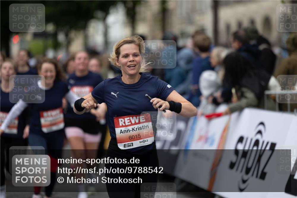 14.06.2026 - REWE Women's Run Michael Strokosch http://msf.ph/oto/9788542 14.06.2026 11:01:54 Laufen 6015 meine-sportfotos.de
