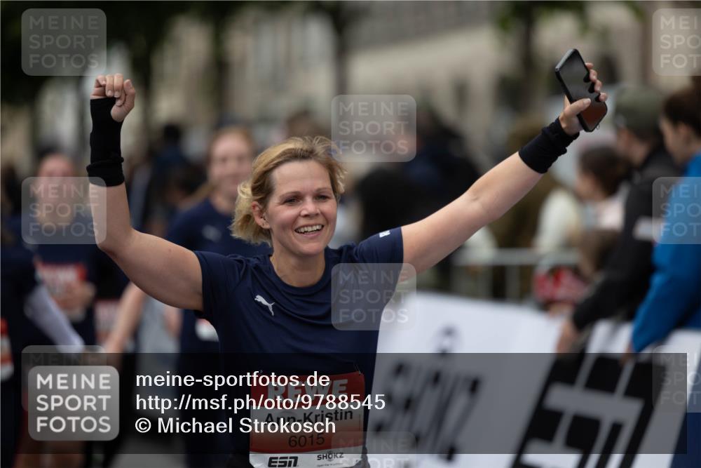 14.06.2026 - REWE Women's Run Michael Strokosch http://msf.ph/oto/9788545 14.06.2026 11:01:54 Laufen 6015 meine-sportfotos.de