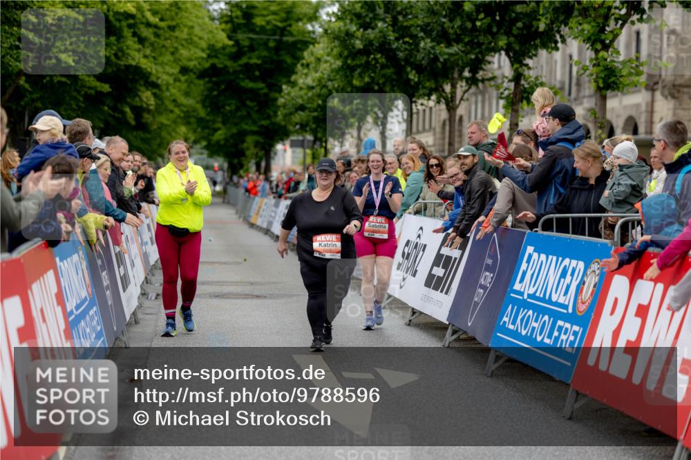 14.06.2026 - REWE Women's Run Michael Strokosch http://msf.ph/oto/9788596 14.06.2026 11:26:55 Laufen  meine-sportfotos.de