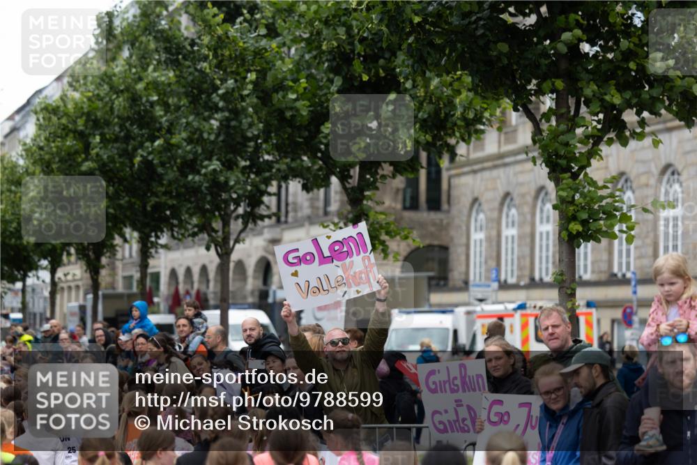 14.06.2026 - REWE Women's Run Michael Strokosch http://msf.ph/oto/9788599 14.06.2026 11:28:36 Laufen 25, 7 meine-sportfotos.de