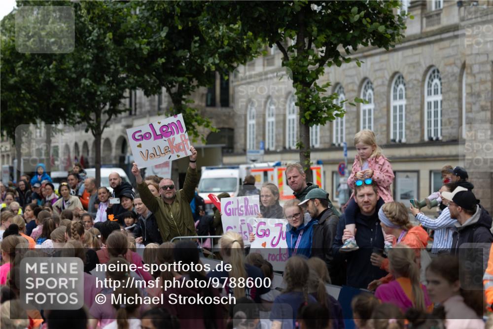 14.06.2026 - REWE Women's Run Michael Strokosch http://msf.ph/oto/9788600 14.06.2026 11:28:37 Laufen  meine-sportfotos.de