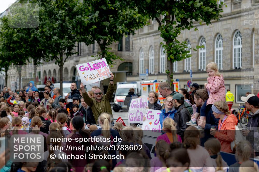14.06.2026 - REWE Women's Run Michael Strokosch http://msf.ph/oto/9788602 14.06.2026 11:28:38 Laufen  meine-sportfotos.de