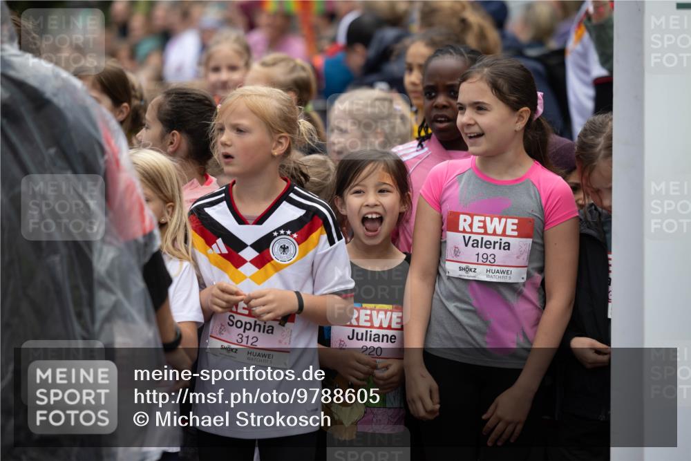 14.06.2026 - REWE Women's Run Michael Strokosch http://msf.ph/oto/9788605 14.06.2026 11:29:36 Laufen 312, 5, 220, 193, 5 meine-sportfotos.de