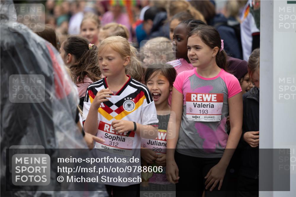 14.06.2026 - REWE Women's Run Michael Strokosch http://msf.ph/oto/9788606 14.06.2026 11:29:36 Laufen 312, 5, 220, 193, 5 meine-sportfotos.de