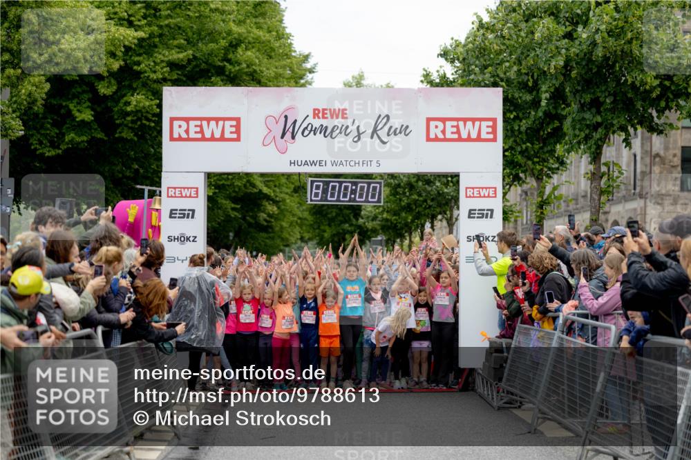 14.06.2026 - REWE Women's Run Michael Strokosch http://msf.ph/oto/9788613 14.06.2026 11:30:10 Laufen 5, 8, 00, 00, 34 meine-sportfotos.de