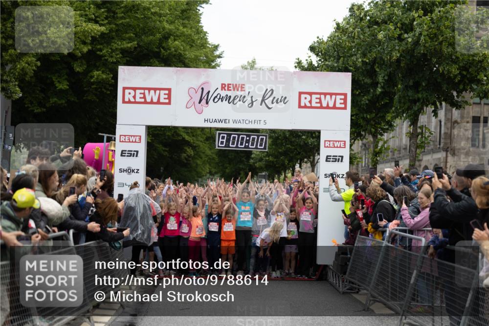 14.06.2026 - REWE Women's Run Michael Strokosch http://msf.ph/oto/9788614 14.06.2026 11:30:10 Laufen 5, 8, 00, 00, 34 meine-sportfotos.de