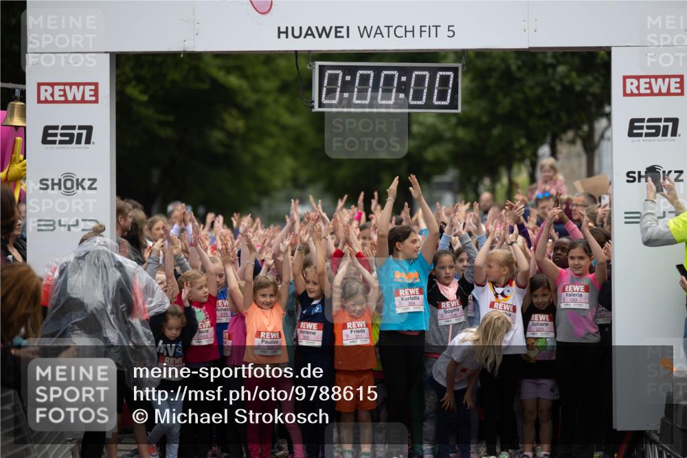 14.06.2026 - REWE Women's Run Michael Strokosch http://msf.ph/oto/9788615 14.06.2026 11:30:12 Laufen 163, 275, 5, 0, 00, 00, 355, 311, 354, 106, 220, 193, 262 meine-sportfotos.de