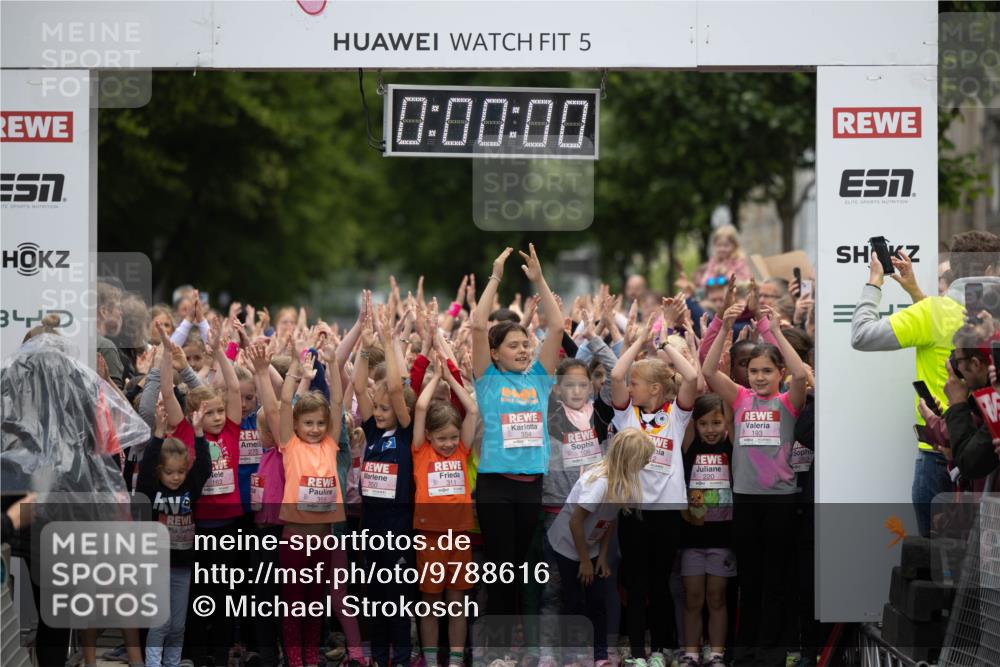 14.06.2026 - REWE Women's Run Michael Strokosch http://msf.ph/oto/9788616 14.06.2026 11:30:12 Laufen 163, 275, 5, 0, 00, 00, 350, 354, 220, 193 meine-sportfotos.de