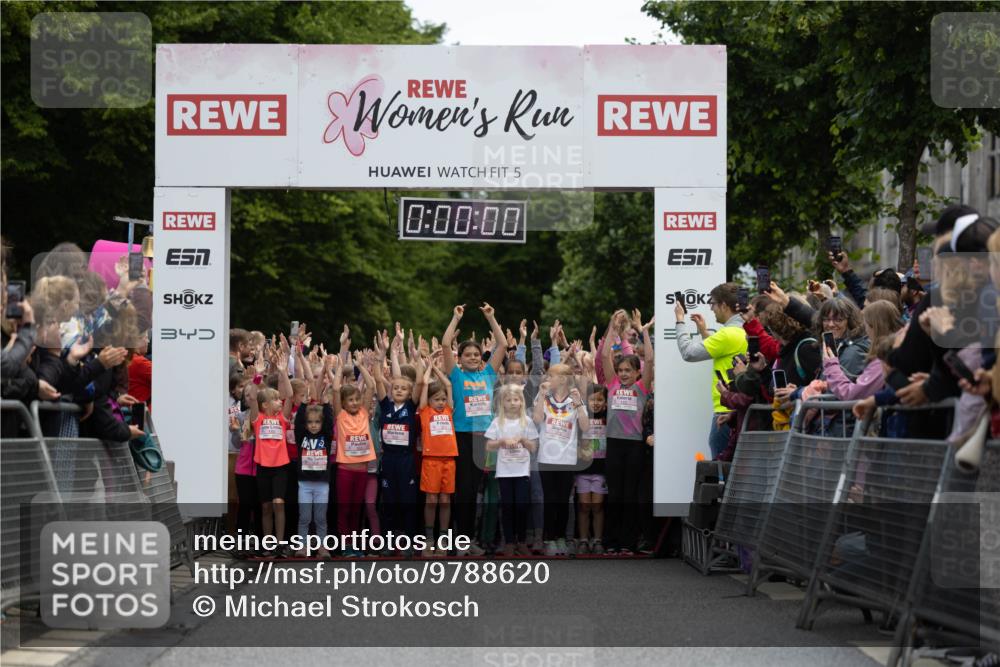 14.06.2026 - REWE Women's Run Michael Strokosch http://msf.ph/oto/9788620 14.06.2026 11:30:56 Laufen 5, 0, 00, 00, 3 meine-sportfotos.de