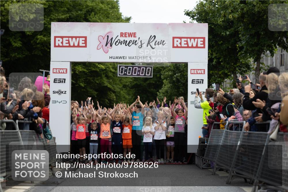14.06.2026 - REWE Women's Run Michael Strokosch http://msf.ph/oto/9788626 14.06.2026 11:31:00 Laufen 5, 0, 00, 00, 34 meine-sportfotos.de