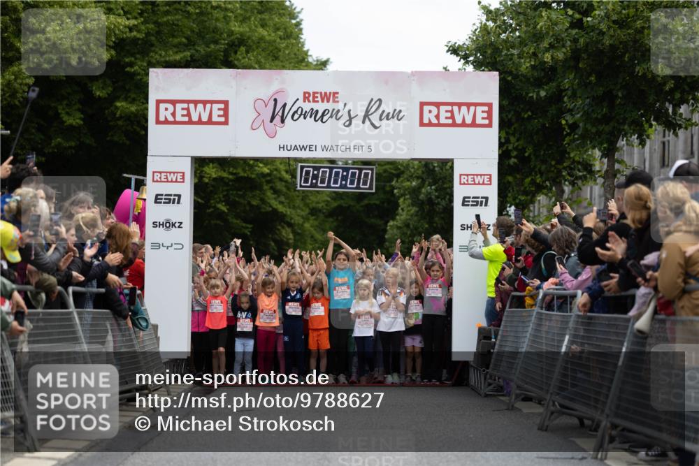 14.06.2026 - REWE Women's Run Michael Strokosch http://msf.ph/oto/9788627 14.06.2026 11:31:03 Laufen 34, 5, 0, 00, 00 meine-sportfotos.de