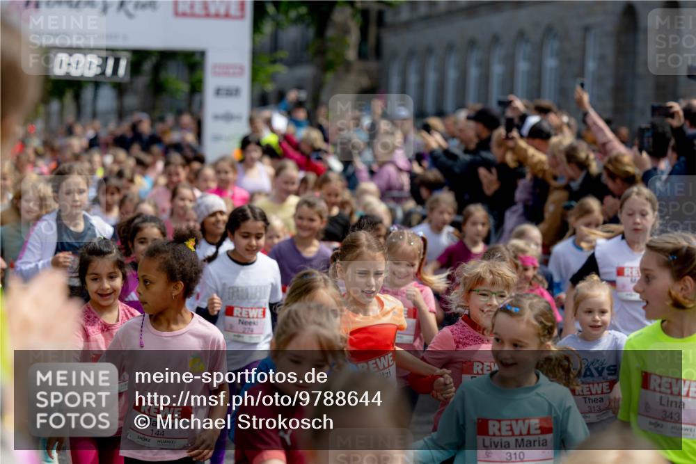 14.06.2026 - REWE Women's Run Michael Strokosch http://msf.ph/oto/9788644 14.06.2026 11:32:54 Laufen 0, 00, 11, 144, 310, 313, 343 meine-sportfotos.de