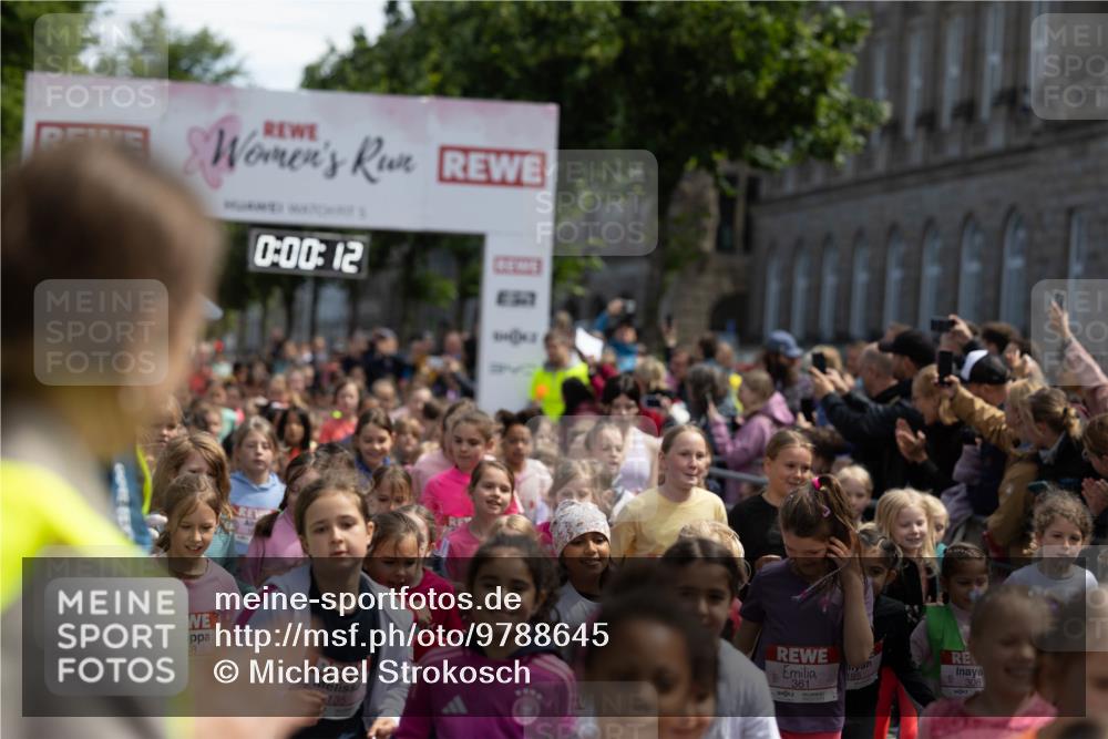 14.06.2026 - REWE Women's Run Michael Strokosch http://msf.ph/oto/9788645 14.06.2026 11:32:55 Laufen 0, 00, 12, 158, 135, 361, 195, 308 meine-sportfotos.de