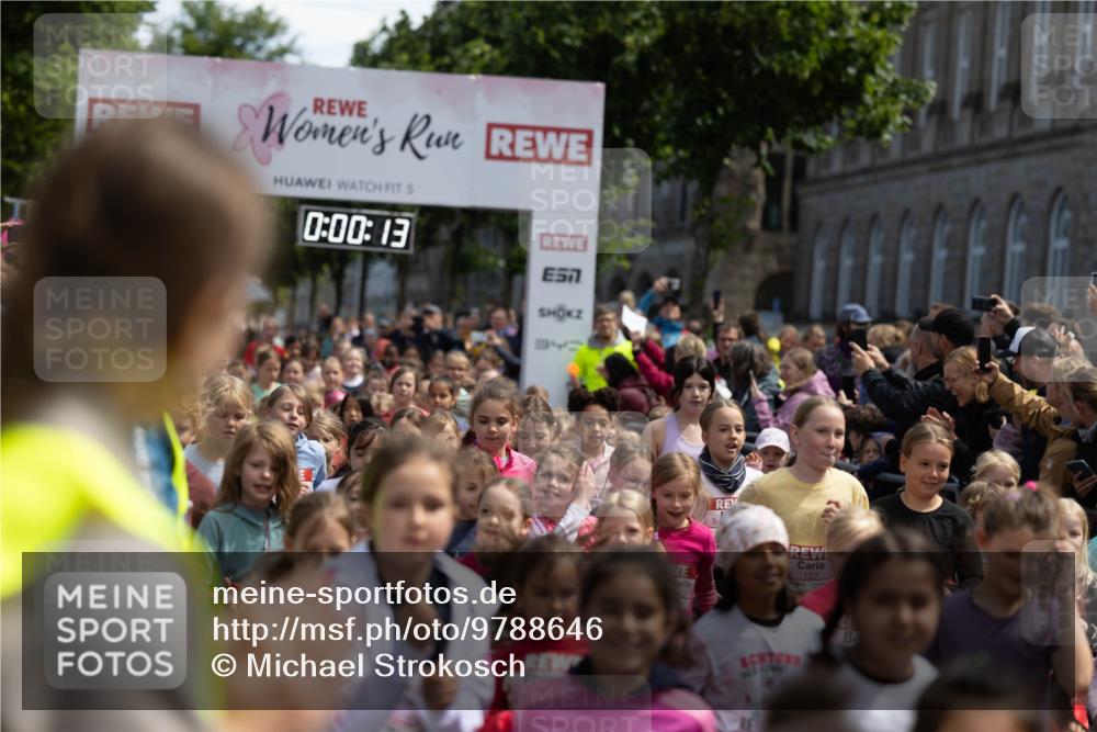 14.06.2026 - REWE Women's Run Michael Strokosch http://msf.ph/oto/9788646 14.06.2026 11:32:56 Laufen 0, 00, 13, 7, 127 meine-sportfotos.de