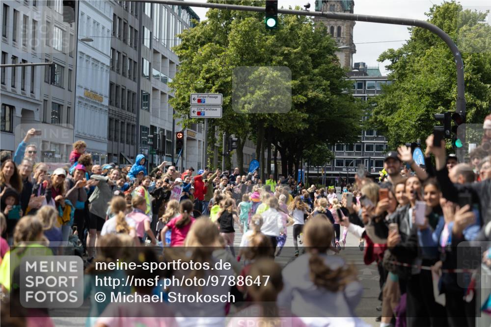 14.06.2026 - REWE Women's Run Michael Strokosch http://msf.ph/oto/9788647 14.06.2026 11:32:59 Laufen  meine-sportfotos.de