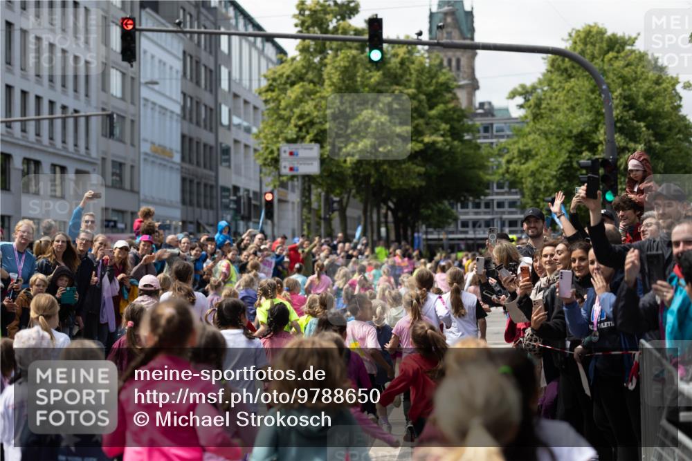 14.06.2026 - REWE Women's Run Michael Strokosch http://msf.ph/oto/9788650 14.06.2026 11:33:01 Laufen  meine-sportfotos.de
