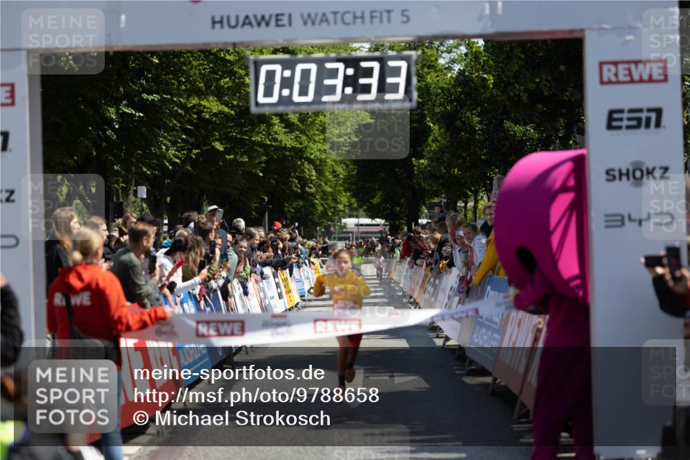 14.06.2026 - REWE Women's Run Michael Strokosch http://msf.ph/oto/9788658 14.06.2026 11:36:16 Laufen 7, 5, 0, 03, 33, 4 meine-sportfotos.de