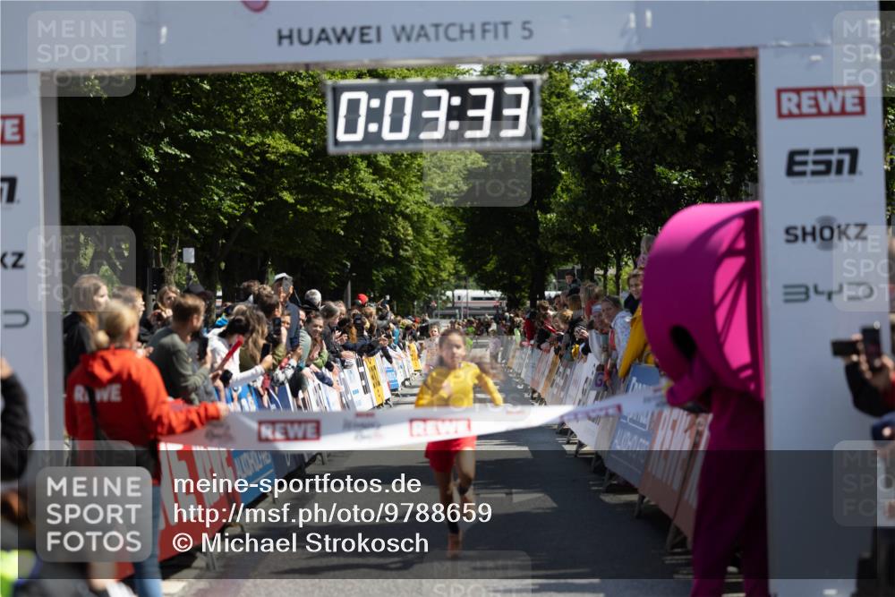14.06.2026 - REWE Women's Run Michael Strokosch http://msf.ph/oto/9788659 14.06.2026 11:36:16 Laufen 7, 5, 0, 03, 33, 57 meine-sportfotos.de