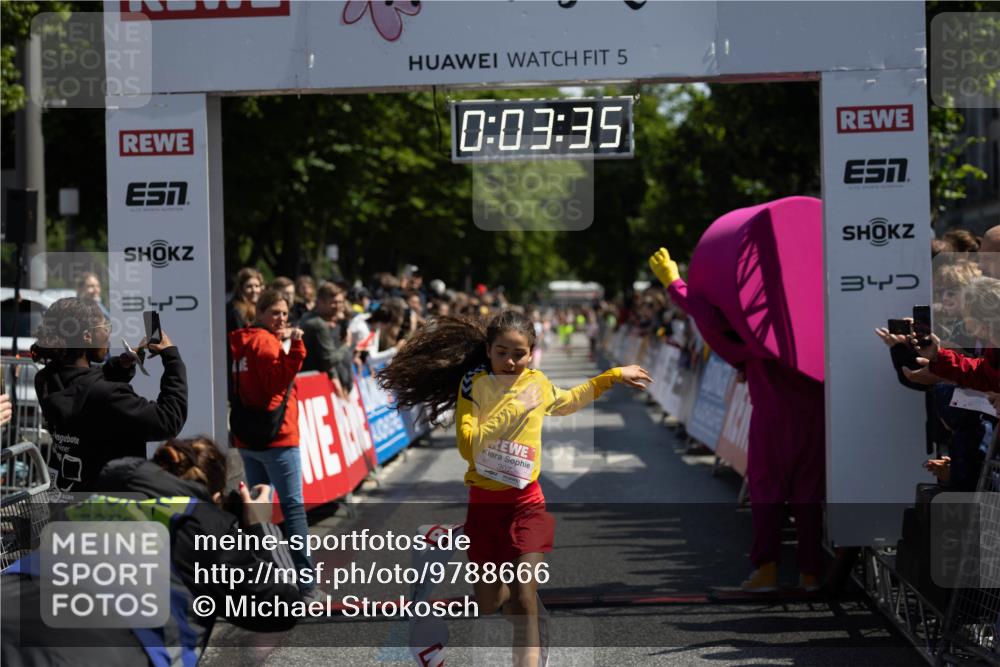 14.06.2026 - REWE Women's Run Michael Strokosch http://msf.ph/oto/9788666 14.06.2026 11:36:17 Laufen 5, 0, 03, 35, 307, 4 meine-sportfotos.de