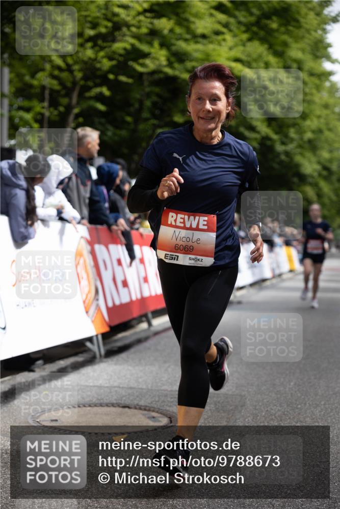14.06.2026 - REWE Women's Run Michael Strokosch http://msf.ph/oto/9788673 14.06.2026 10:55:56 Laufen 6069 meine-sportfotos.de
