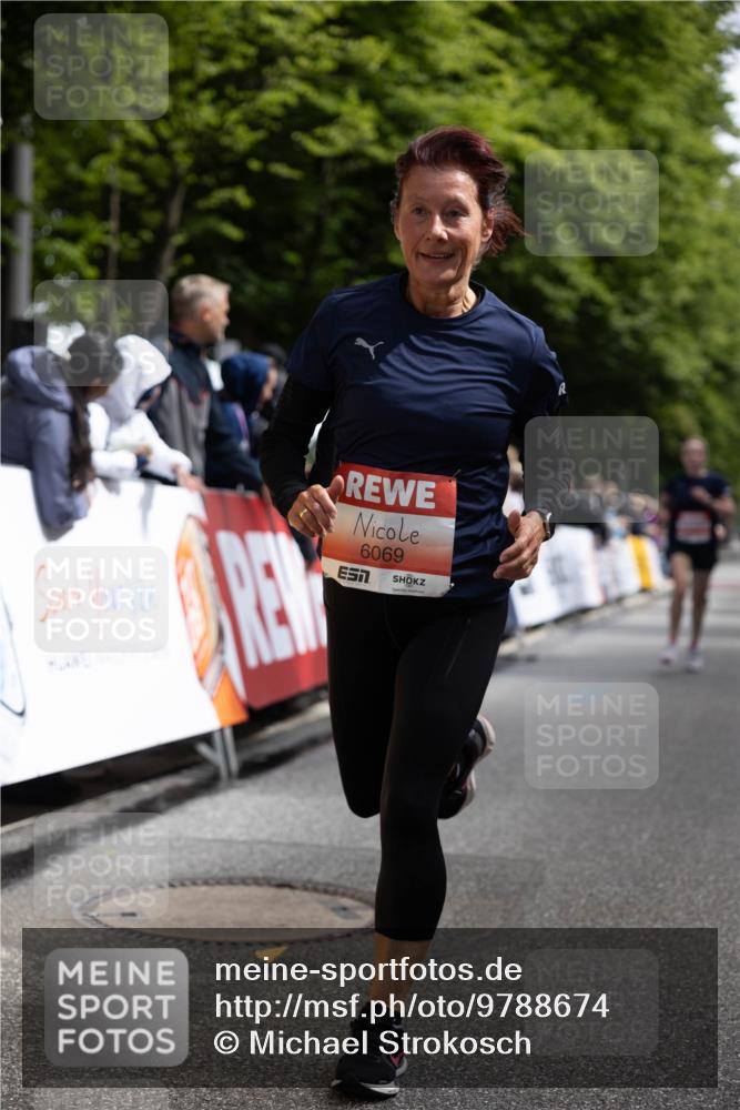 14.06.2026 - REWE Women's Run Michael Strokosch http://msf.ph/oto/9788674 14.06.2026 10:55:56 Laufen 6069 meine-sportfotos.de