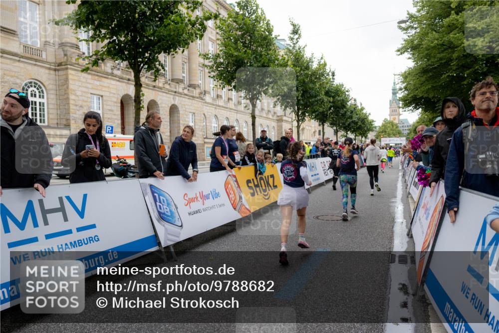 14.06.2026 - REWE Women's Run Michael Strokosch http://msf.ph/oto/9788682 14.06.2026 10:59:49 Laufen 77777788, 5 meine-sportfotos.de