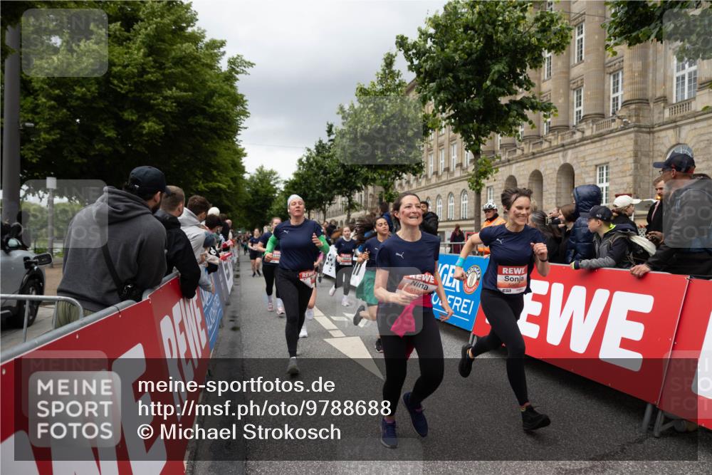 14.06.2026 - REWE Women's Run Michael Strokosch http://msf.ph/oto/9788688 14.06.2026 11:03:00 Laufen 5133 meine-sportfotos.de