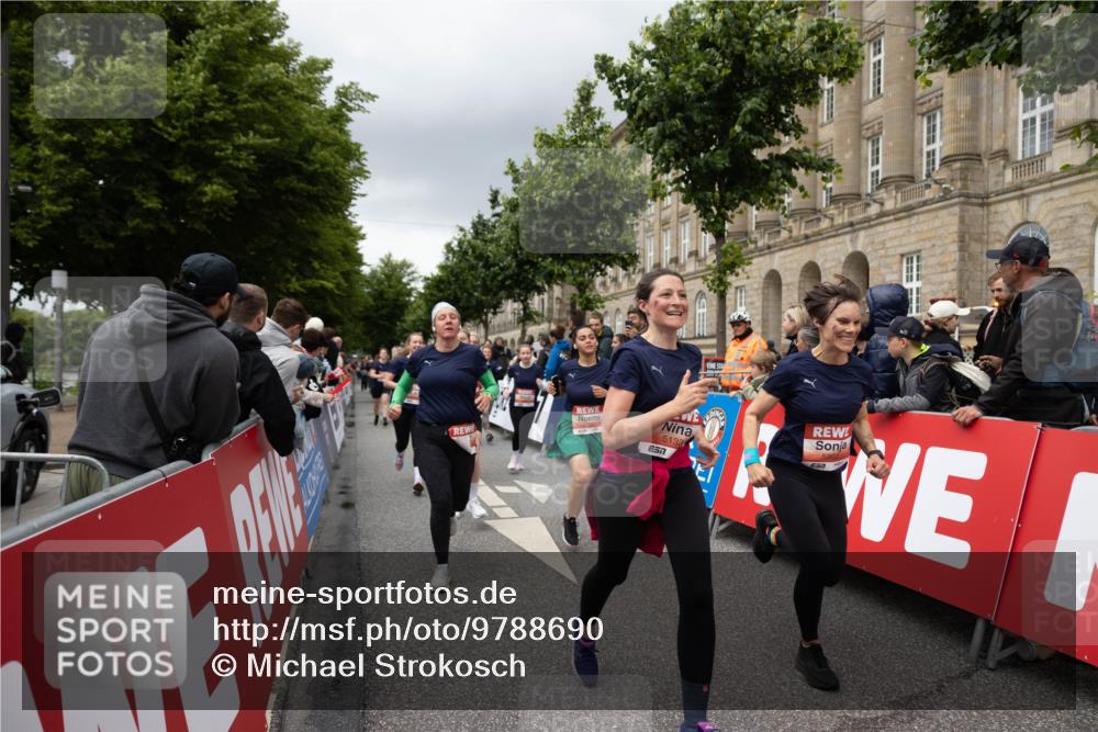 14.06.2026 - REWE Women's Run Michael Strokosch http://msf.ph/oto/9788690 14.06.2026 11:03:00 Laufen 7, 5133, 5802 meine-sportfotos.de