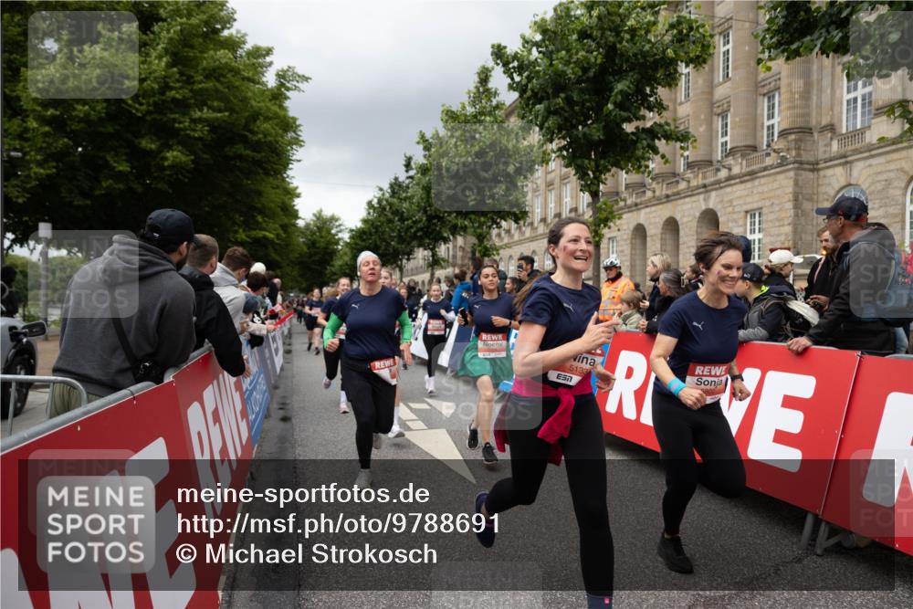 14.06.2026 - REWE Women's Run Michael Strokosch http://msf.ph/oto/9788691 14.06.2026 11:03:00 Laufen 5133 meine-sportfotos.de