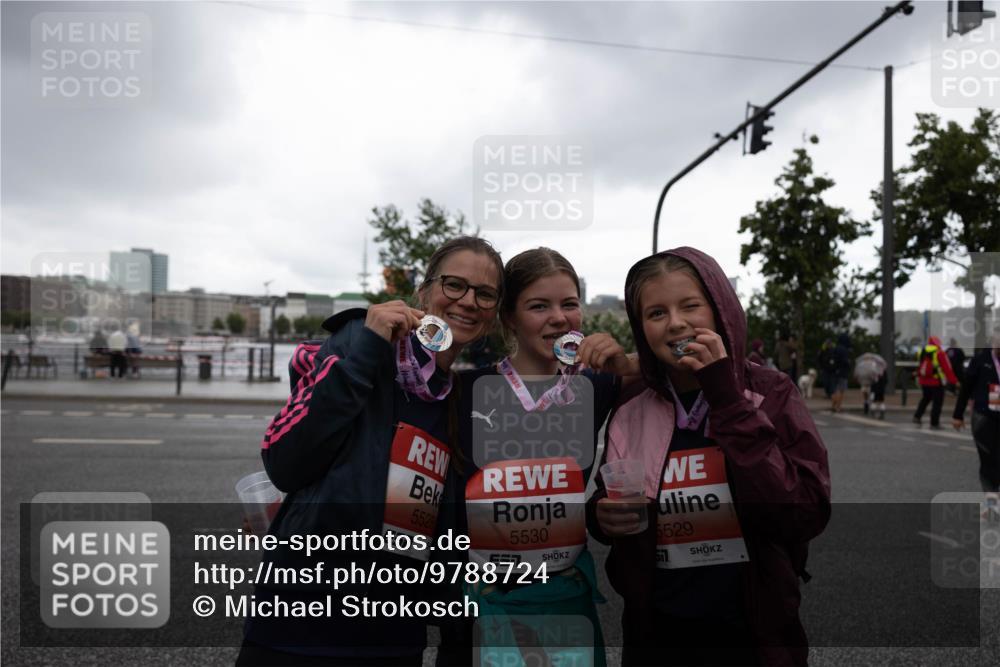 14.06.2026 - REWE Women's Run Michael Strokosch http://msf.ph/oto/9788724 14.06.2026 11:07:15 Laufen 5528, 5530, 7, 6529 meine-sportfotos.de