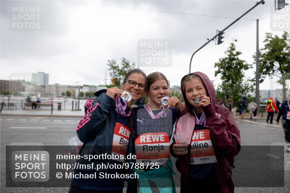 14.06.2026 - REWE Women's Run Michael Strokosch http://msf.ph/oto/9788725 14.06.2026 11:07:15 Laufen 5528, 5530, 6529 meine-sportfotos.de