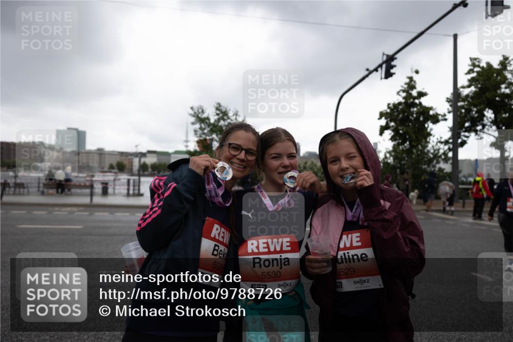 14.06.2026 - REWE Women's Run Michael Strokosch http://msf.ph/oto/9788726 14.06.2026 11:07:15 Laufen 5528, 5530, 6529 meine-sportfotos.de