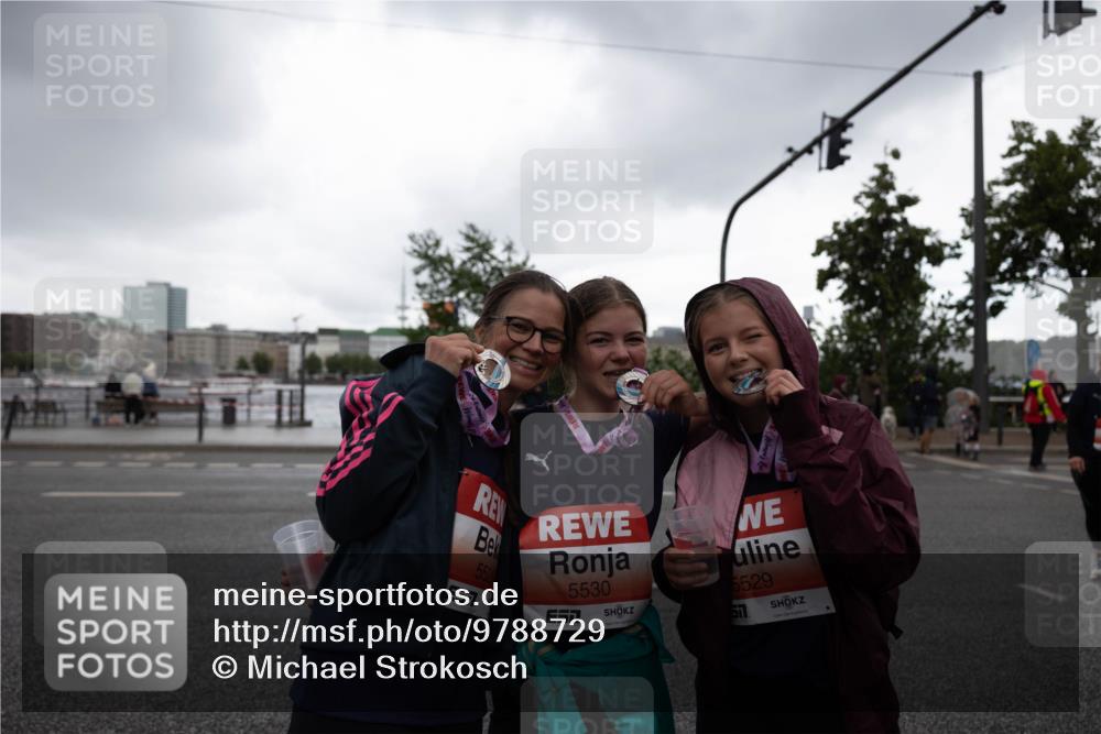 14.06.2026 - REWE Women's Run Michael Strokosch http://msf.ph/oto/9788729 14.06.2026 11:07:15 Laufen 5528, 5530, 5529 meine-sportfotos.de