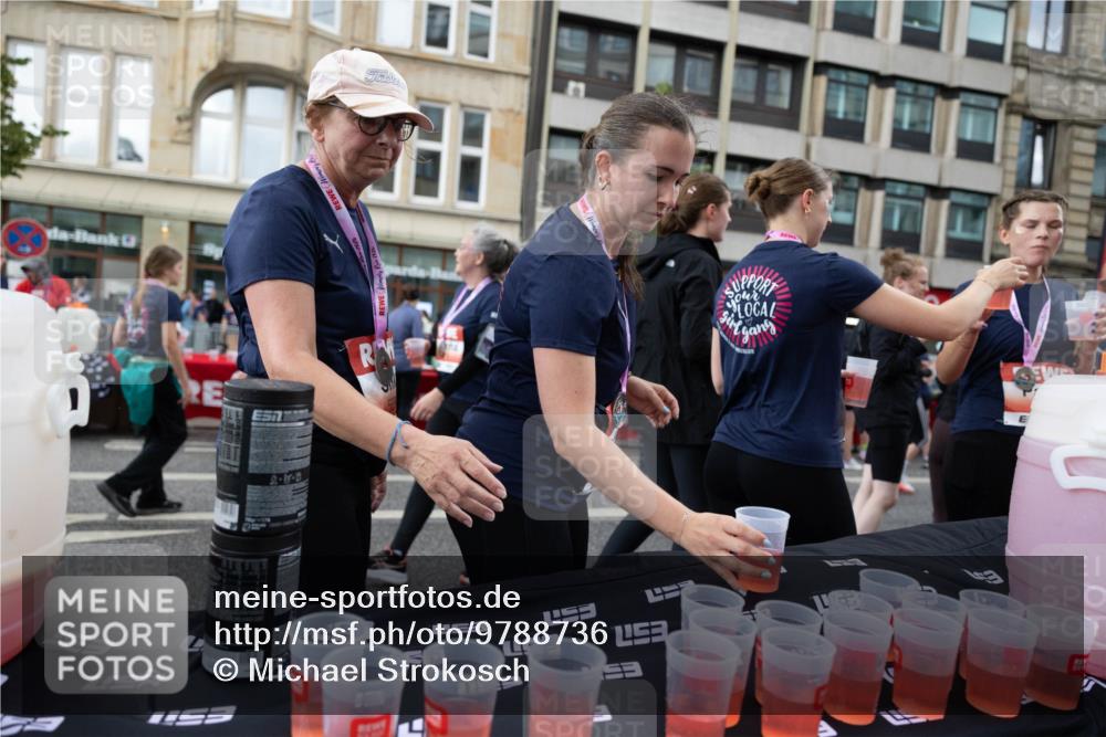 14.06.2026 - REWE Women's Run Michael Strokosch http://msf.ph/oto/9788736 14.06.2026 11:07:46 Laufen 2, 8, 0, 3, 453, 453 meine-sportfotos.de