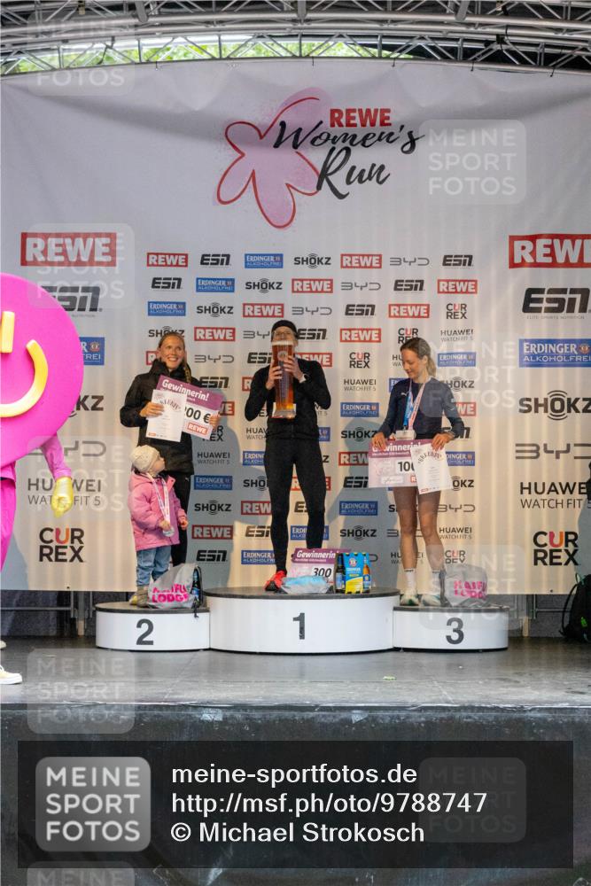 14.06.2026 - REWE Women's Run Michael Strokosch http://msf.ph/oto/9788747 14.06.2026 11:18:20 Laufen 57, 5, 3, 3, 5, 3, 34, 100, 5, 5, 5, 28, 10, 300, 4, 5, 5, 2, 1, 3 meine-sportfotos.de