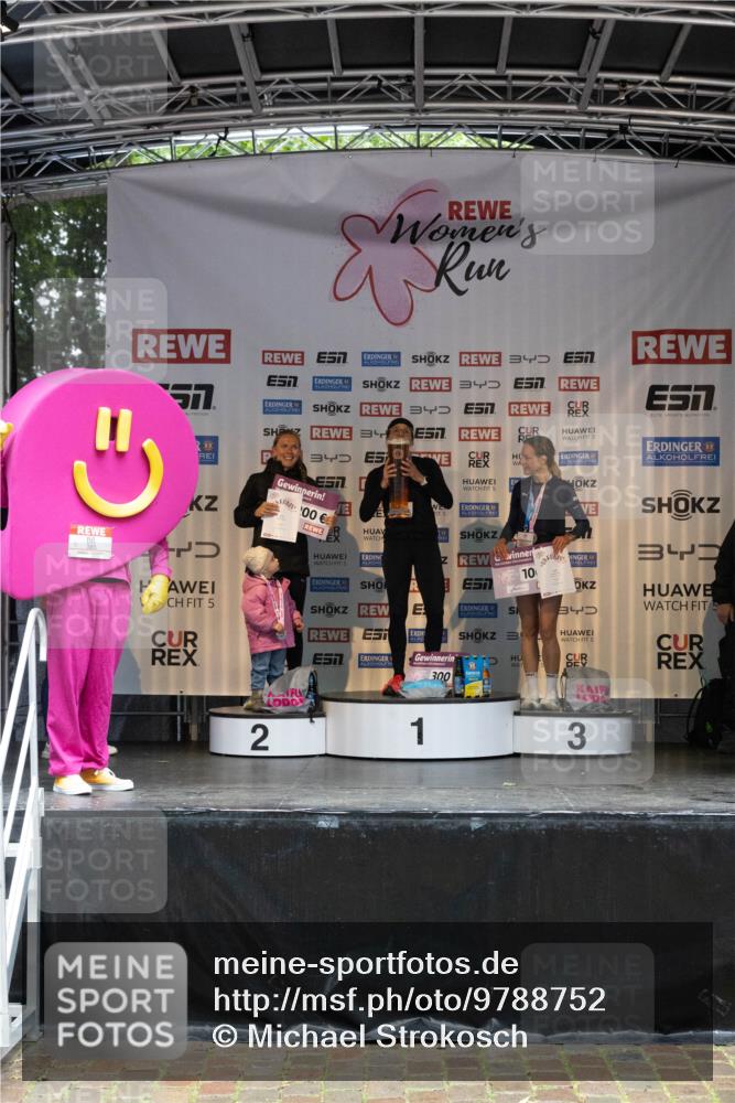 14.06.2026 - REWE Women's Run Michael Strokosch http://msf.ph/oto/9788752 14.06.2026 11:18:20 Laufen 57, 3, 7, 3, 34, 34, 5, 5, 7, 100, 5, 5, 10, 34, 3, 5, 300, 2, 1, 3 meine-sportfotos.de