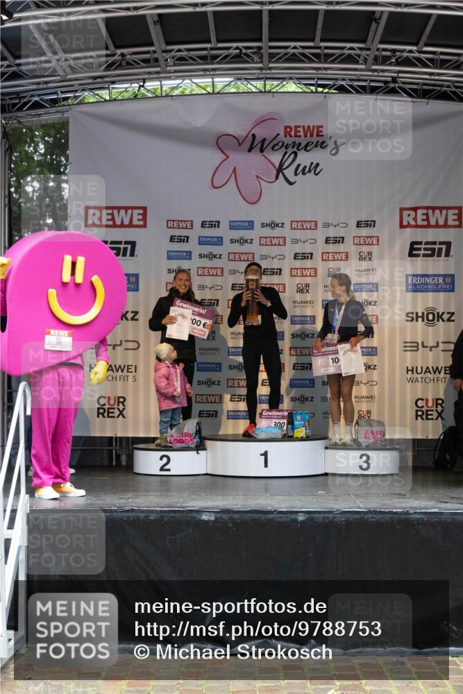 14.06.2026 - REWE Women's Run Michael Strokosch http://msf.ph/oto/9788753 14.06.2026 11:18:20 Laufen 57, 3, 34, 3, 5, 34, 5, 5, 100, 5, 5, 10, 4, 3, 5, 300, 2, 1, 3, 5 meine-sportfotos.de