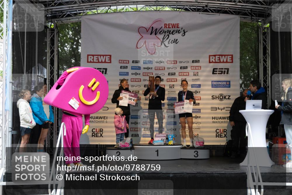 14.06.2026 - REWE Women's Run Michael Strokosch http://msf.ph/oto/9788759 14.06.2026 11:18:22 Laufen 3, 3, 3, 3, 7, 5, 34, 100, 1, 5, 5, 2, 7, 34, 2, 300, 5, 1, 3 meine-sportfotos.de