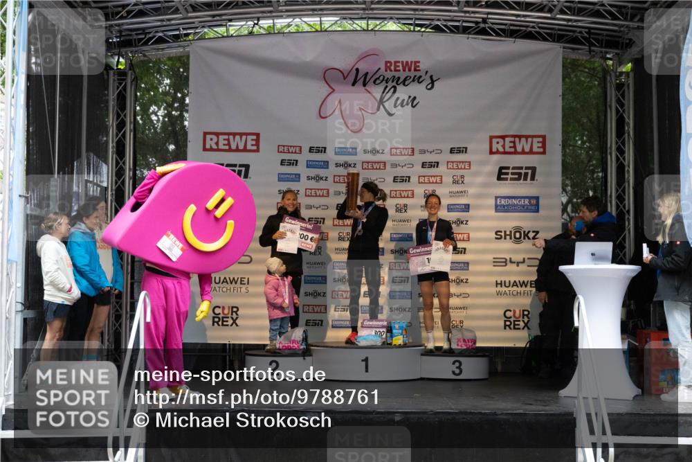 14.06.2026 - REWE Women's Run Michael Strokosch http://msf.ph/oto/9788761 14.06.2026 11:18:22 Laufen 3, 3, 34, 34, 34, 5, 57, 100, 5, 151, 343, 2, 4, 5, 300, 1, 3, 5, 2 meine-sportfotos.de
