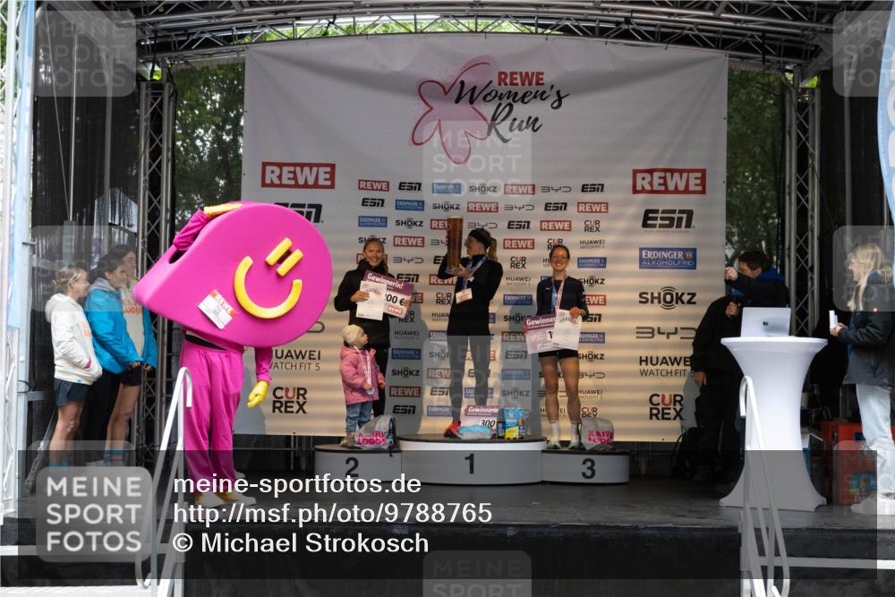 14.06.2026 - REWE Women's Run Michael Strokosch http://msf.ph/oto/9788765 14.06.2026 11:18:23 Laufen 3, 3, 34, 340, 4, 5, 2, 1, 100, 5, 1, 57, 34, 5, 300, 1, 3 meine-sportfotos.de