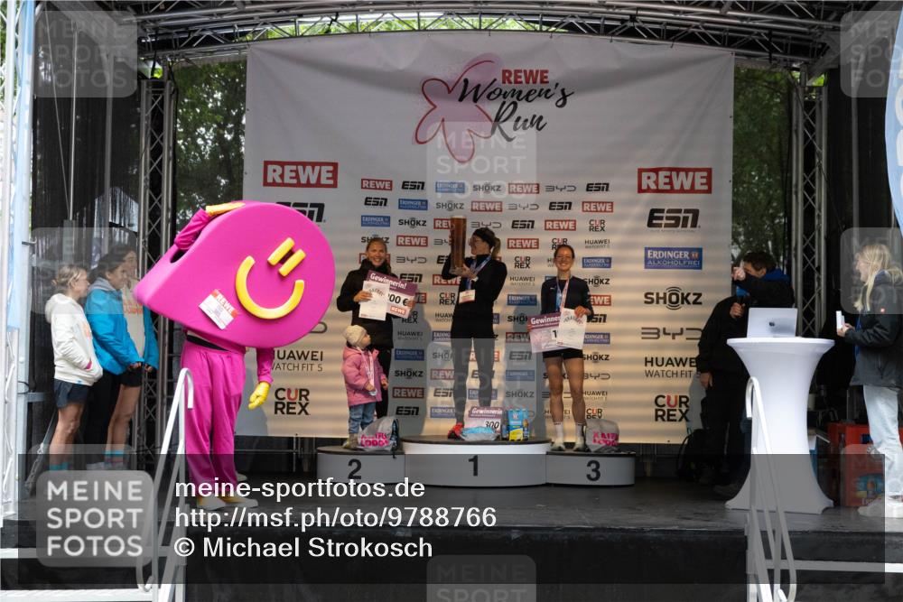 14.06.2026 - REWE Women's Run Michael Strokosch http://msf.ph/oto/9788766 14.06.2026 11:18:23 Laufen 3, 7, 34, 5, 5, 57, 100, 2, 5, 1, 57, 343, 5, 5, 300, 1, 3 meine-sportfotos.de