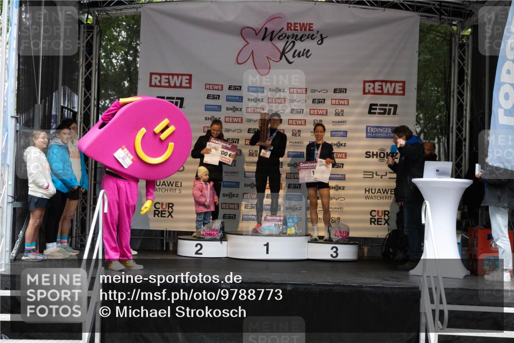 14.06.2026 - REWE Women's Run Michael Strokosch http://msf.ph/oto/9788773 14.06.2026 11:18:25 Laufen 3, 34, 3, 342, 4, 5, 1399, 100, 5, 1, 5, 2, 1, 300, 4, 5, 3 meine-sportfotos.de
